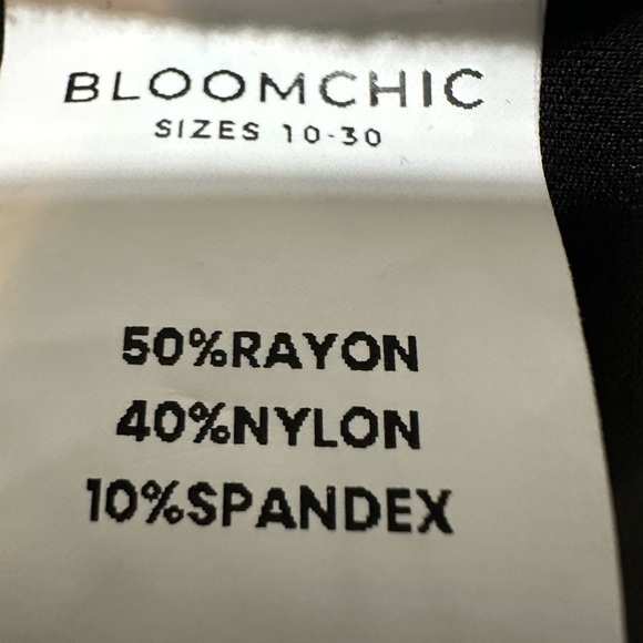 BloomChic Plus Size 2XL Buttoned Waist Solid Work Pants us18-20 - Picture 6 of 7